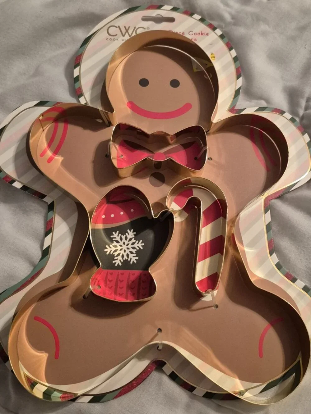 CWC Cook with Color Gingerbread Man Cookie Cutter 4 pc Set Bakeware Christmas